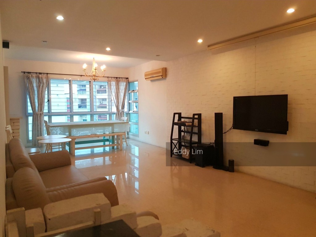 Bukit Batok Central thumbnail photo